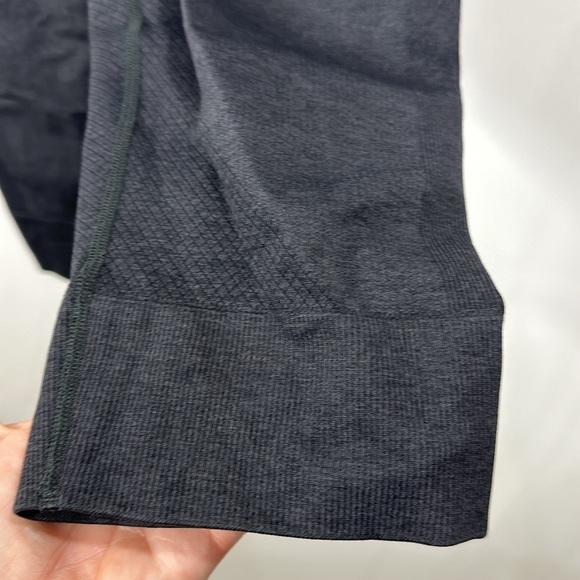 Lululemon Seamlessly Street Black Crop Pants Size 8 - Picture 4 of 9